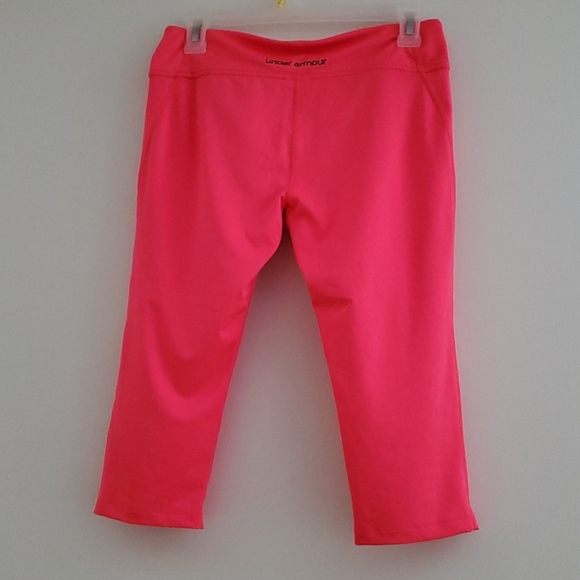 Under Armour | WWP Women Capri. Sz. MD - Picture 7 of 11